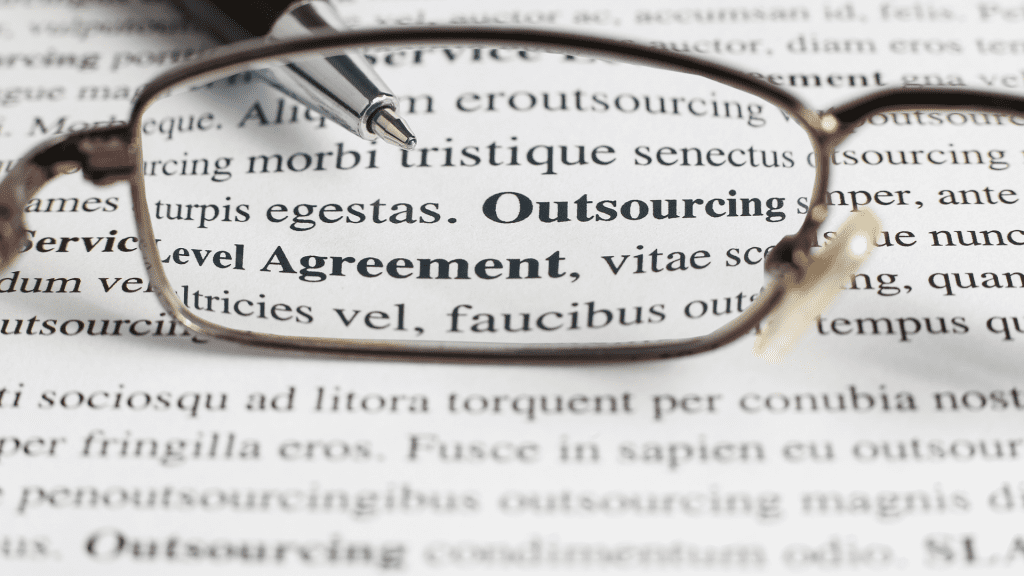 qué tener en cuenta al externalizar servicios en tu empresa
